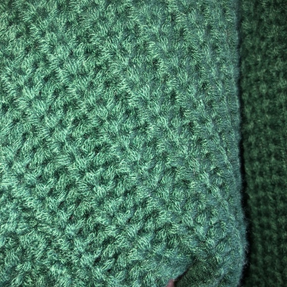 Main Strip Emerald Distressed Sweater - Picture 5 of 6